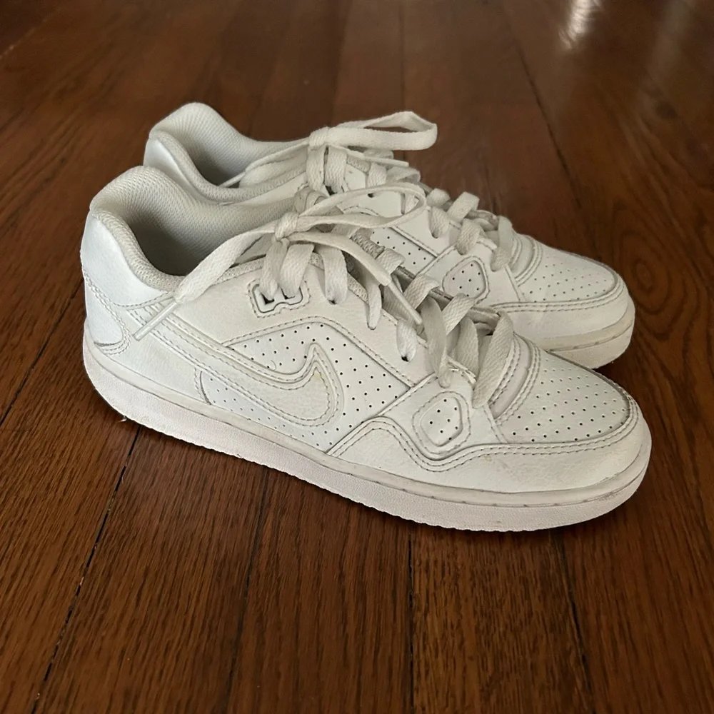 Nike boys son of force white low shoes - Picture 1 of 9